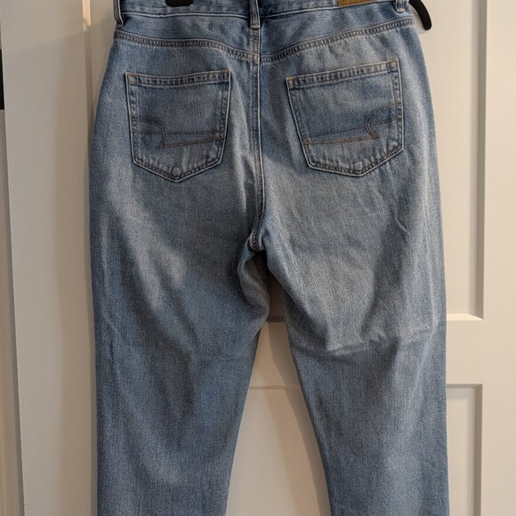 American Eagle Light Wash Raw Hem Mom Jean - Picture 3 of 7